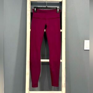 Lululemon Size 4 Aligns